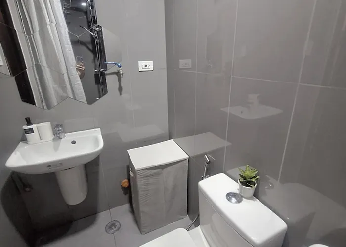 Aparthotel Pine3s Turf Manila