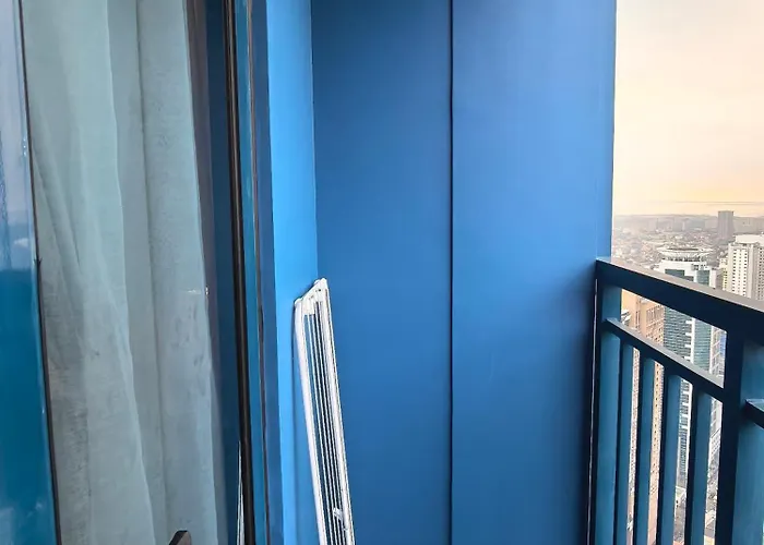 Aparthotel Pine3s Turf Manila