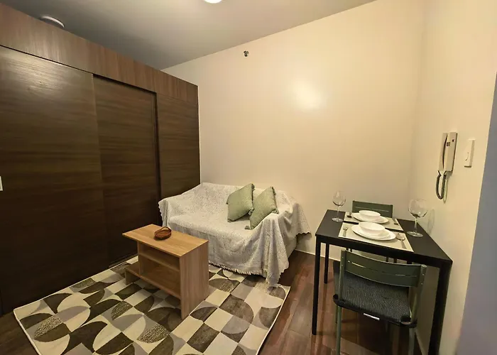 Aparthotel Pine3s Turf Manila